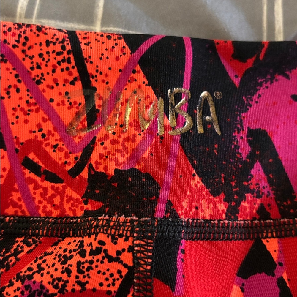 Zumba Fitness Red and Pink Heart Leggings - Picture 4 of 4